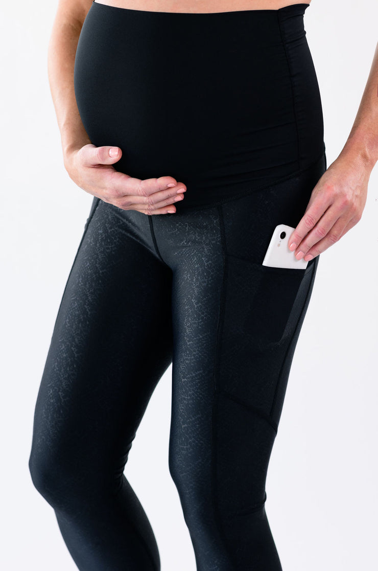  WHOUARE Maternity Leggings Over The Belly with Pockets